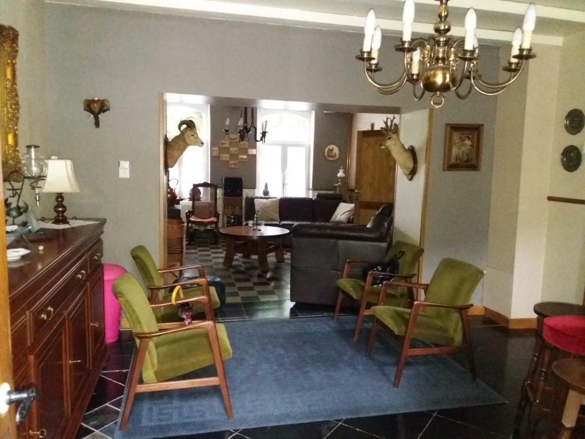 Rijhuis Villa Anseremme Bagian luar foto