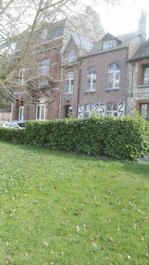 Rijhuis Villa Anseremme Bagian luar foto